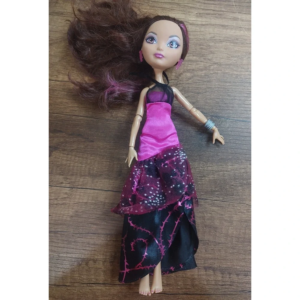 Ever After High Briar Original Dress Beauty Legacy Day Mattel Fashion Doll D109